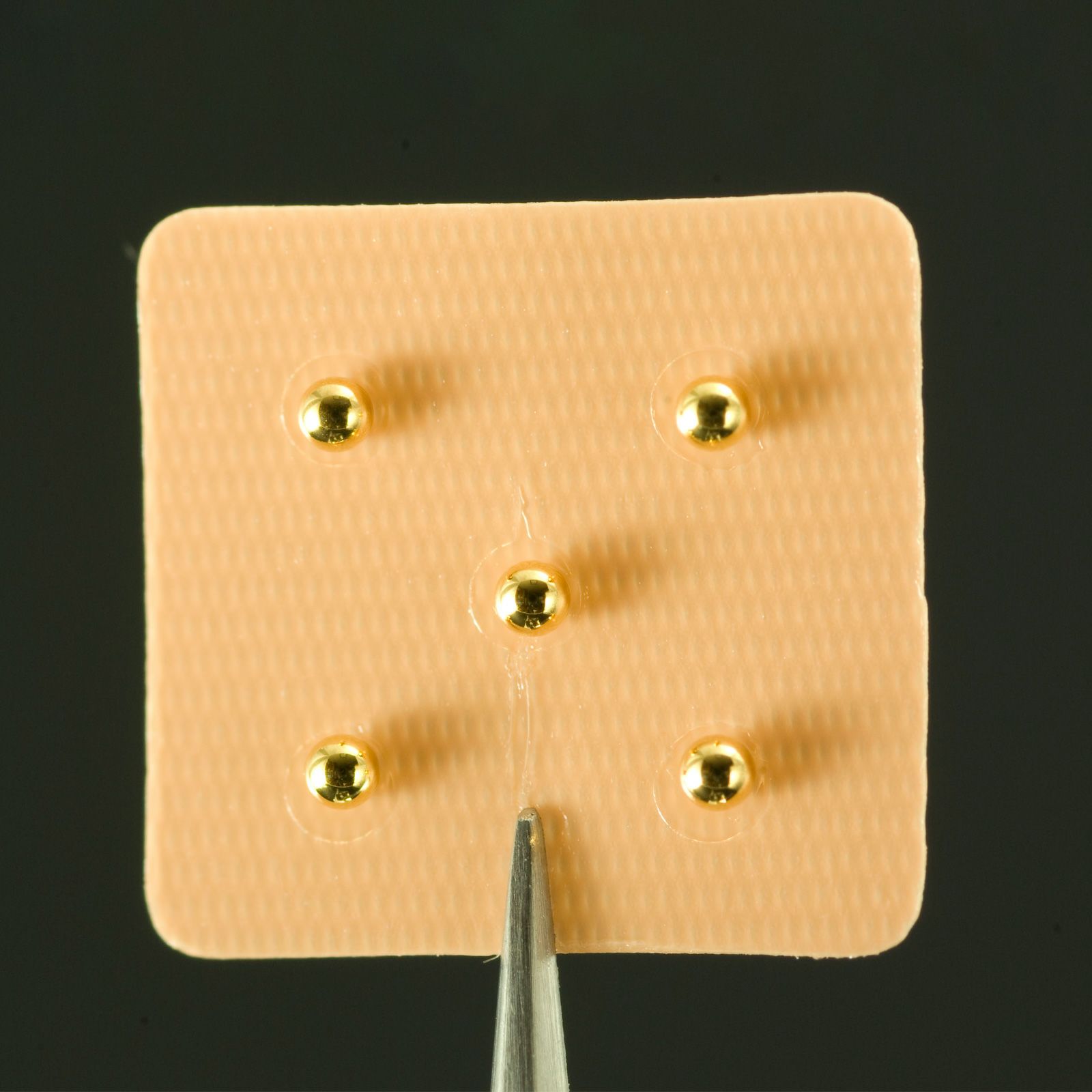 750枚   マグレインファイブ　金色粒（肌色）