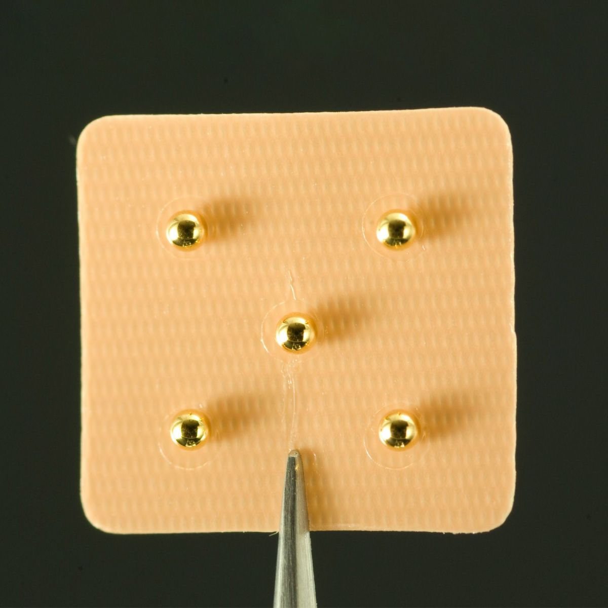 750枚   マグレインファイブ　金色粒（肌色）