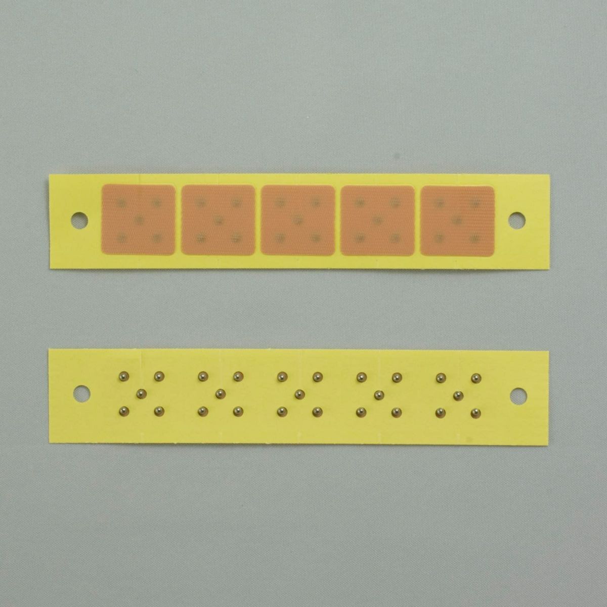 75枚   マグレインファイブ　銀色粒（肌色）